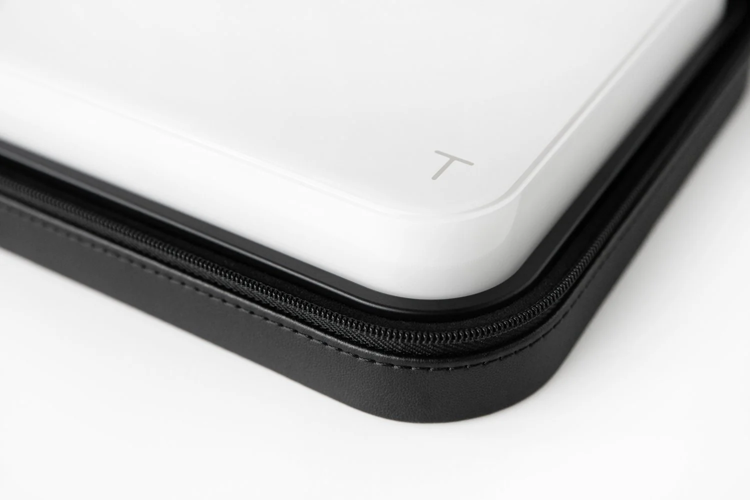 Pearl Carrying Case - Image 5